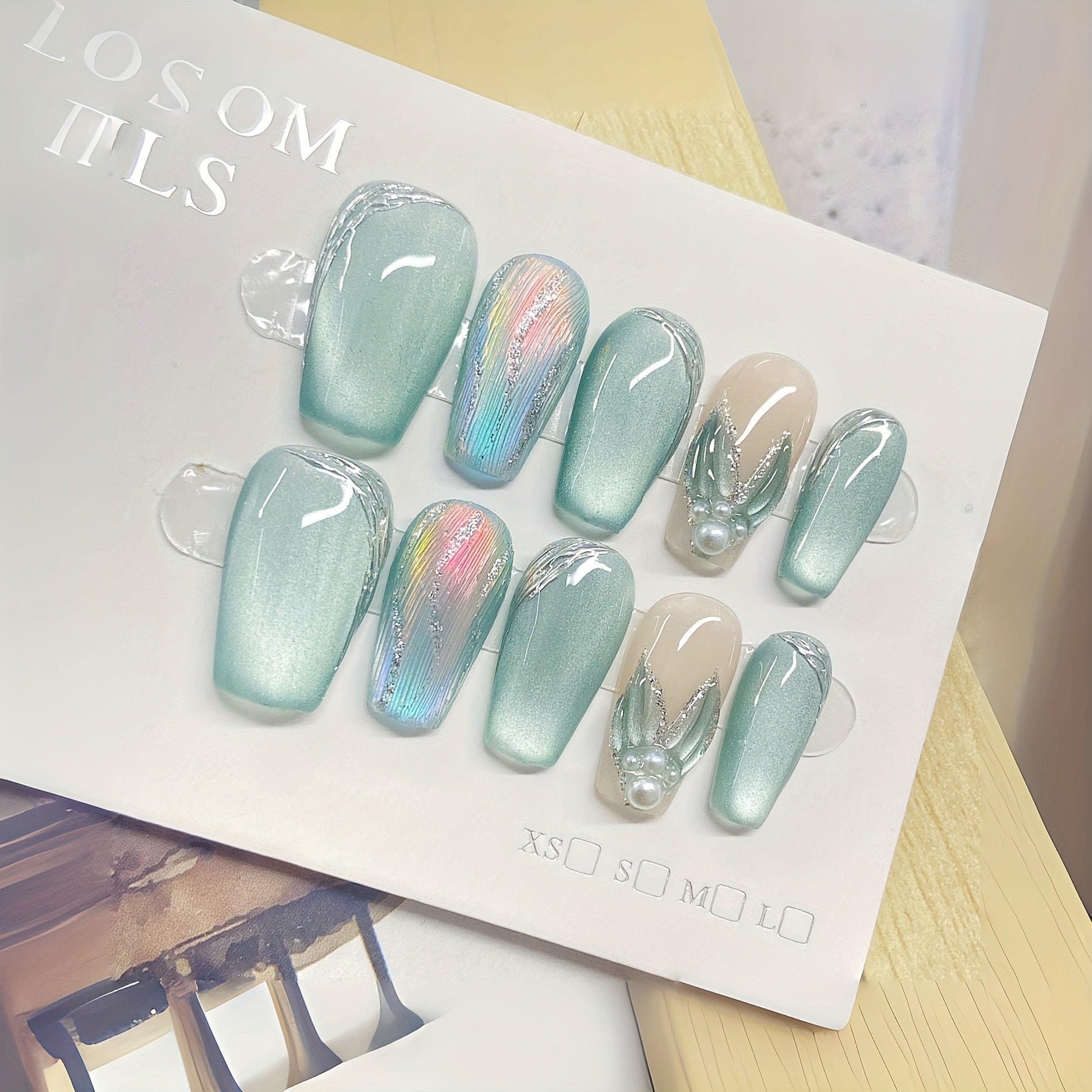 10-Piece Set Short Ballet Press On Nails in Green Tone with Aurora Mermaid Holographic Effect and Pearl Embellishments