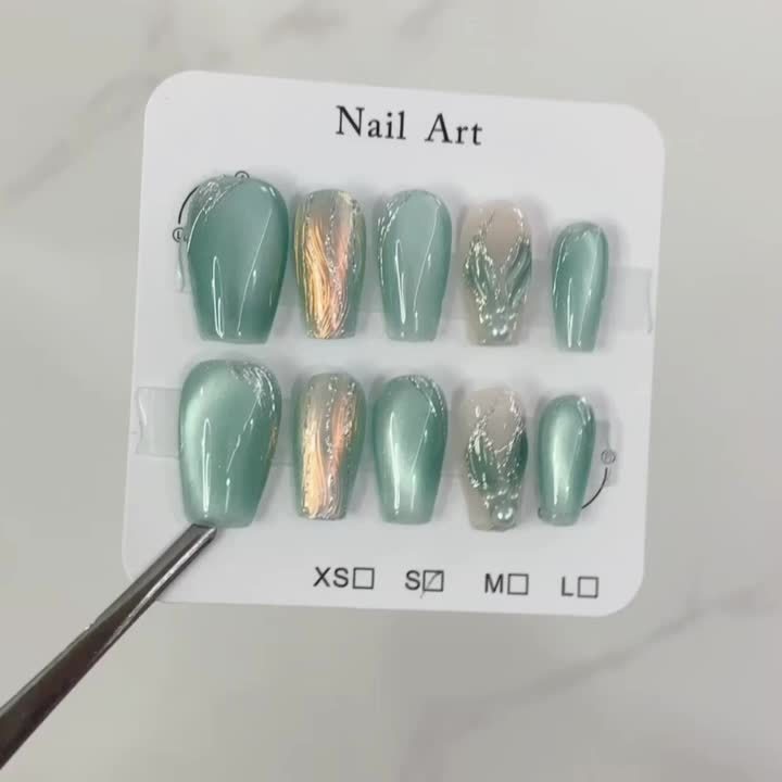 10-Piece Set Short Ballet Press On Nails in Green Tone with Aurora Mermaid Holographic Effect and Pearl Embellishments