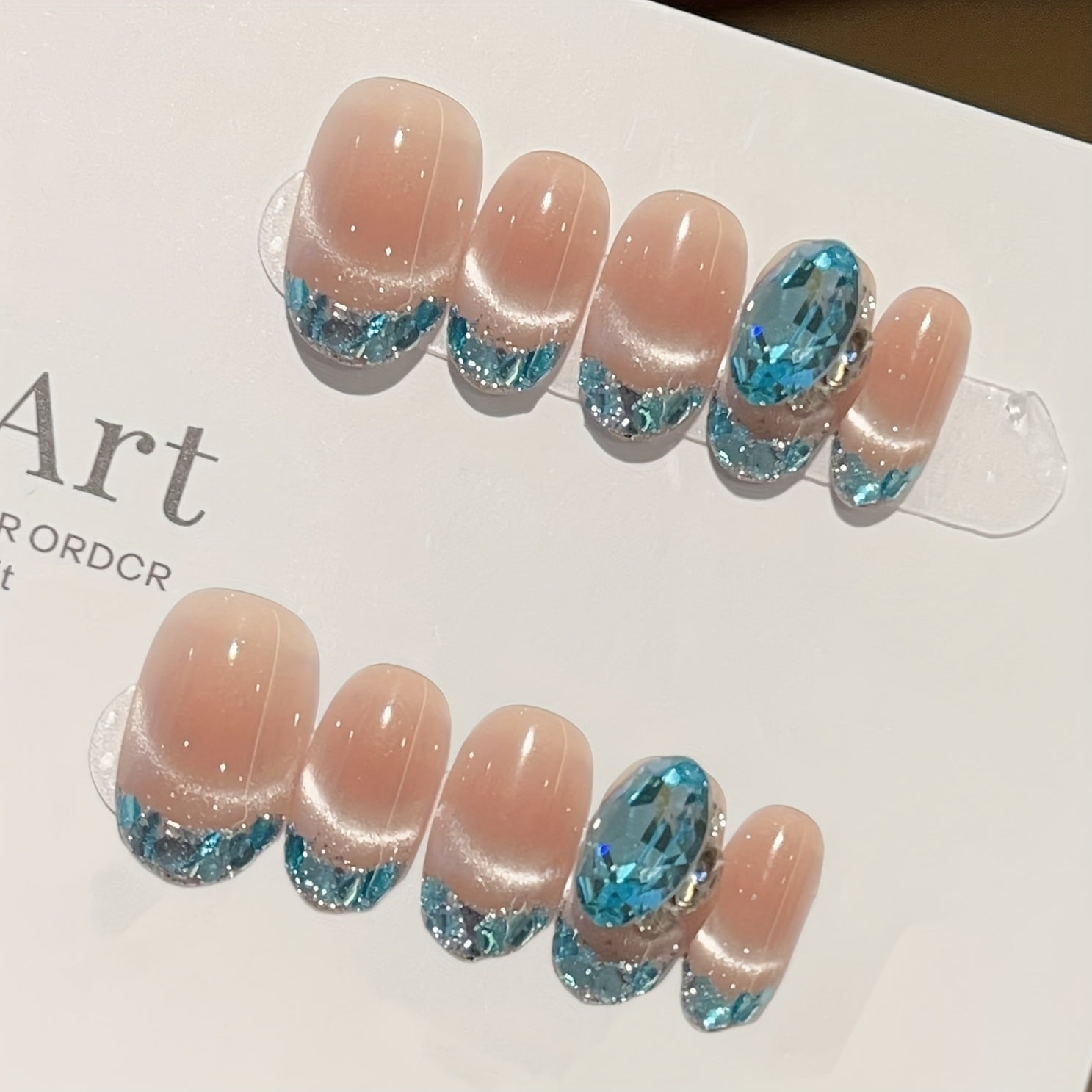 10pcsHandmade wearing nail art with French blue sequins, pigeon egg nail art, summer, autumn, winter, white and fake nails