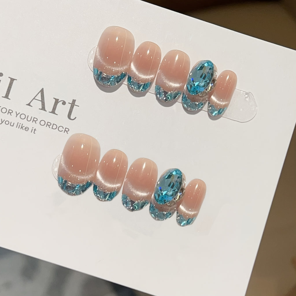 10pcsHandmade wearing nail art with French blue sequins, pigeon egg nail art, summer, autumn, winter, white and fake nails