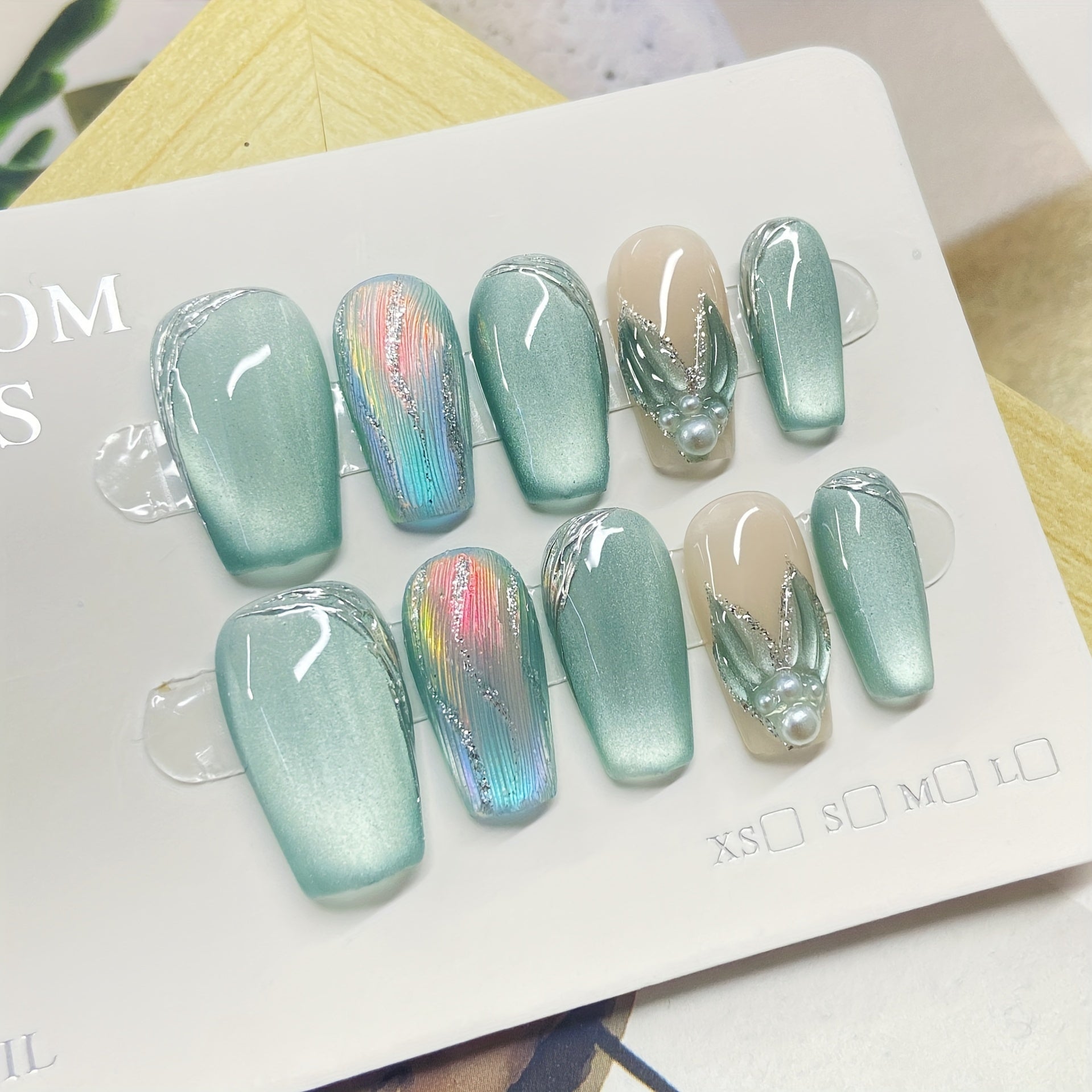 10-Piece Set Short Ballet Press On Nails in Green Tone with Aurora Mermaid Holographic Effect and Pearl Embellishments